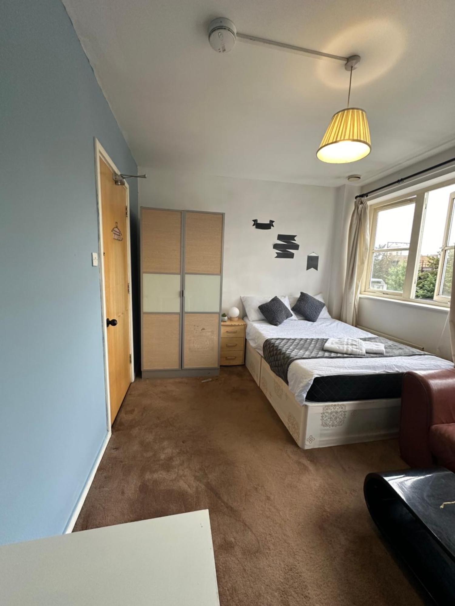 Luxury In Central London!6 Bedroom With 2 Bath & Separate Wc! Habitación en casa particular Londres
