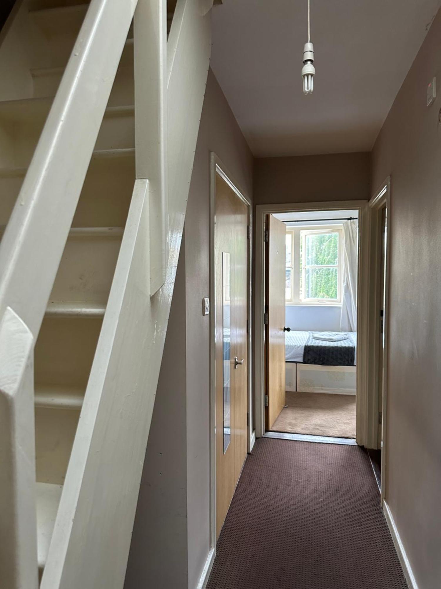 Luxury In Central London!6 Bedroom With 2 Bath & Separate Wc! Habitación en casa particular
