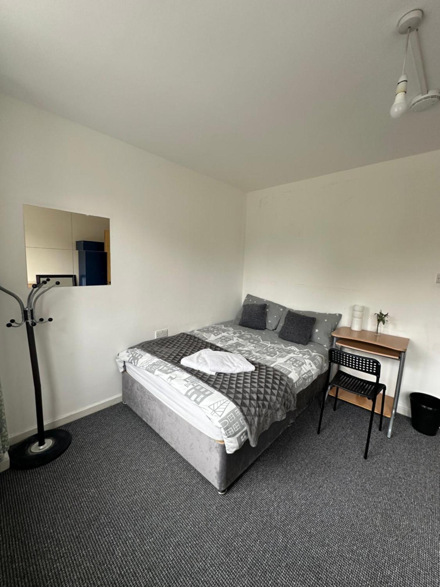 Luxury In Central London!6 Bedroom With 2 Bath & Separate Wc! Habitación en casa particular *